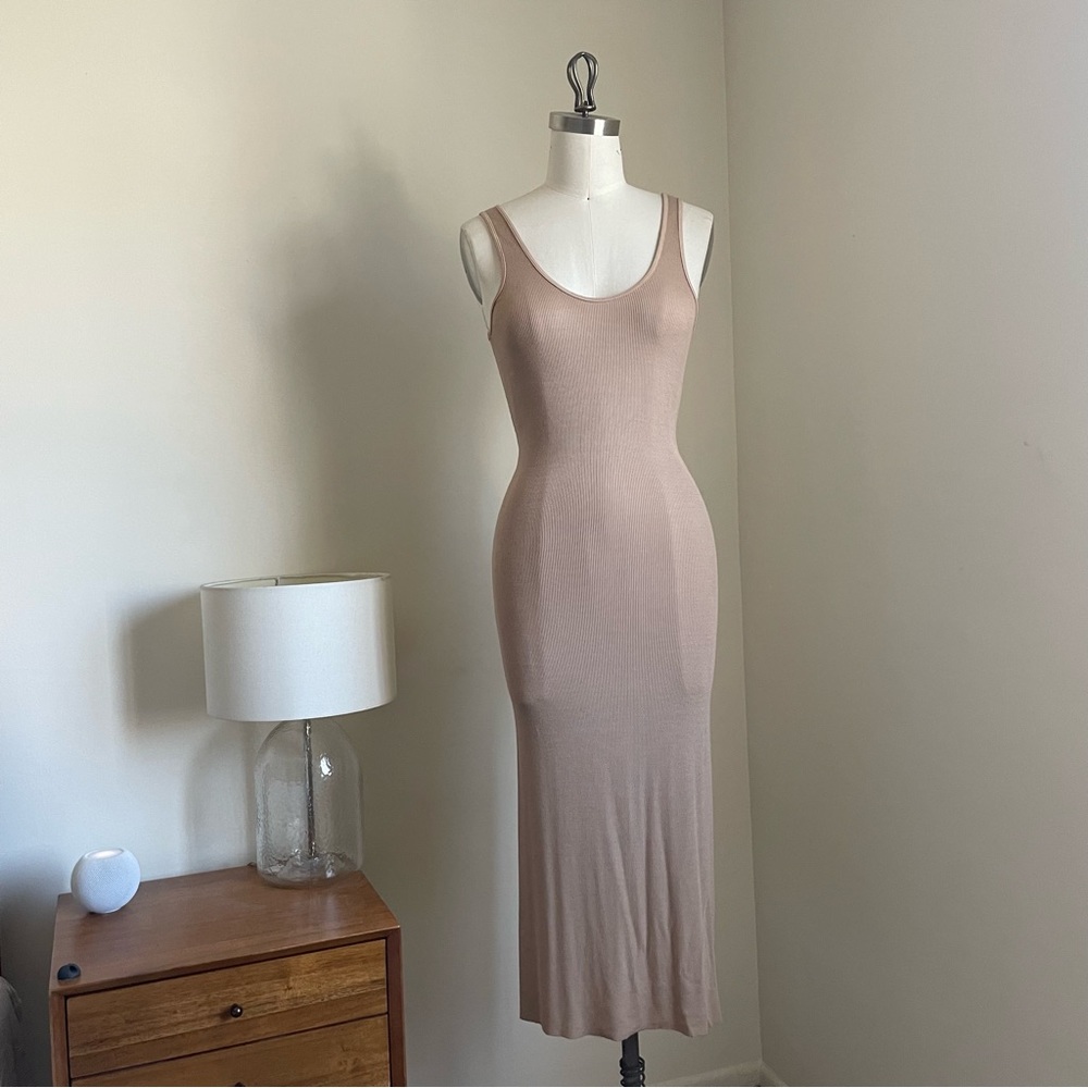 ๐บ๐ธ L16 Enza Costa Silk Rib Tank Midi Dress - Picture 2 of 8